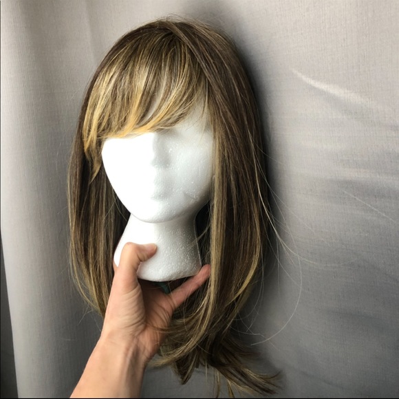 Hairdo Long With Layers Synthetic Wig - Picture 2 of 7